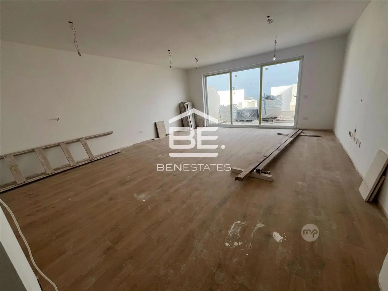Bugibba – Spacious 3-Bedroom Penthouse with Large Roof Garden & Pool 77770590 — 7/9