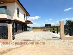 Family house in Komatevo, Plovdiv — 3/8