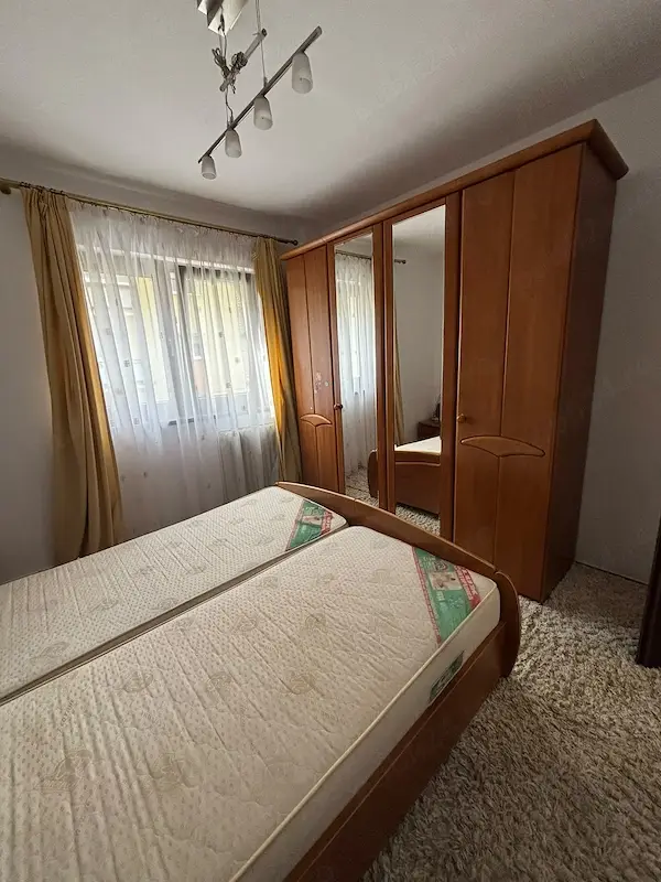 Apartament cu 4 camere decomandate de închiriat   Mănăștur, Aleea | 83 m  | 2 băi | 2 balcoane | — 8/10