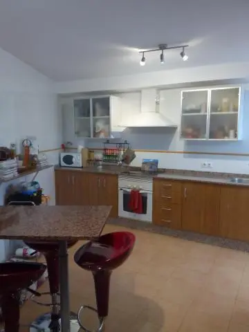 Modern end terrace village house — 2/4