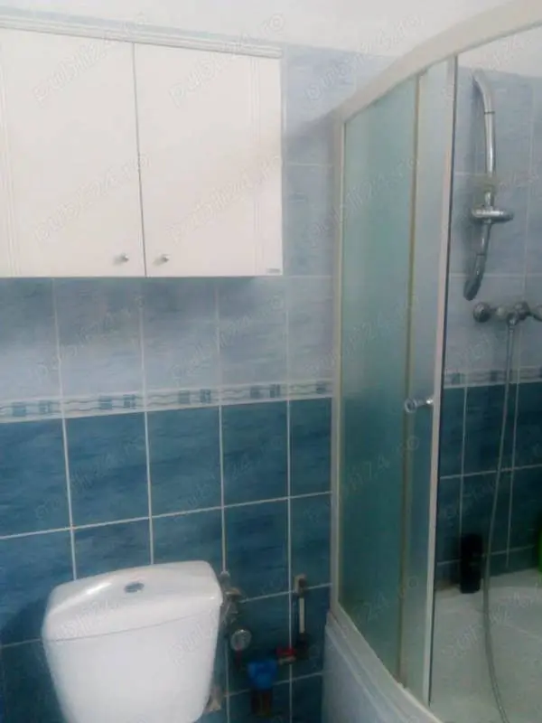 Apartament semidecomandat de vânzare în Bucuresti — 2/6