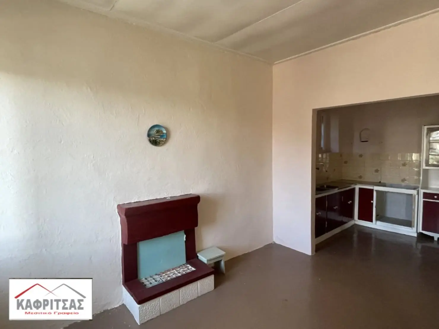 Traditional stone house with mountain views for sale in Thermo — 3/10