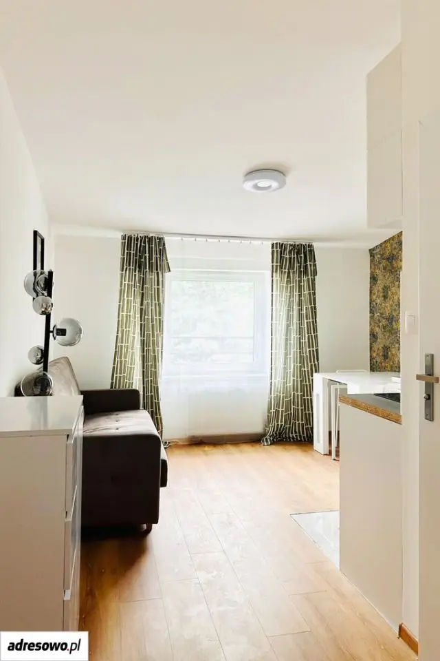 Kraków Jugowice Dom wolnostojący do zamieszkania - 245 m² - 4 pokoje — 8/10