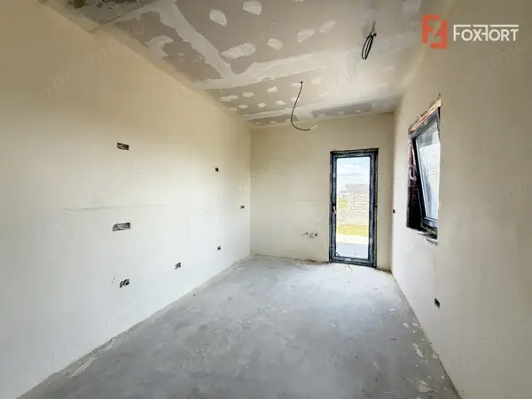 Duplex cu 3 camere si teren de 247 mp de vanzare in localitatea Sacalaz — 7/10