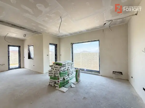 Duplex cu 3 camere si teren de 247 mp de vanzare in localitatea Sacalaz — 4/10