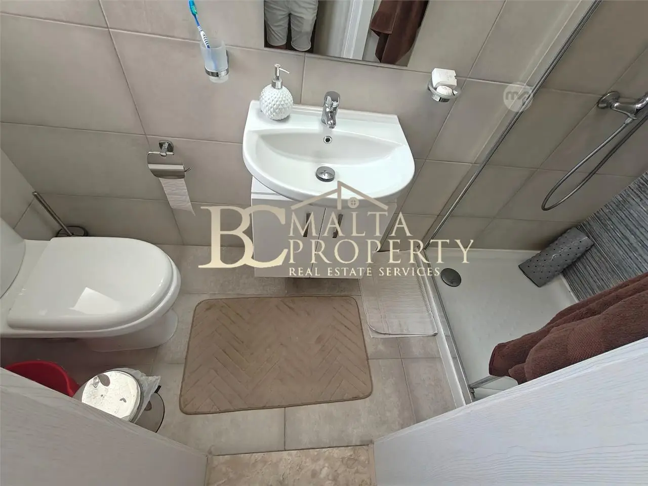 Qormi very nice area first time on the market 3 bedroom / 2bathroom Apartment — 6/10