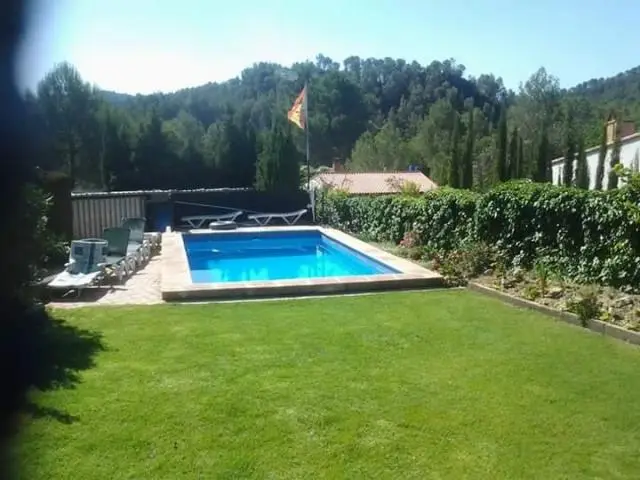Country villa with annex and private pool. — 3/4
