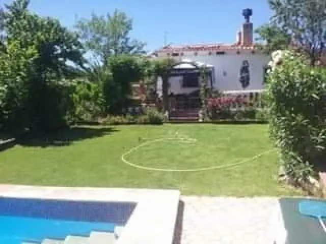 Country villa with annex and private pool. — 2/4