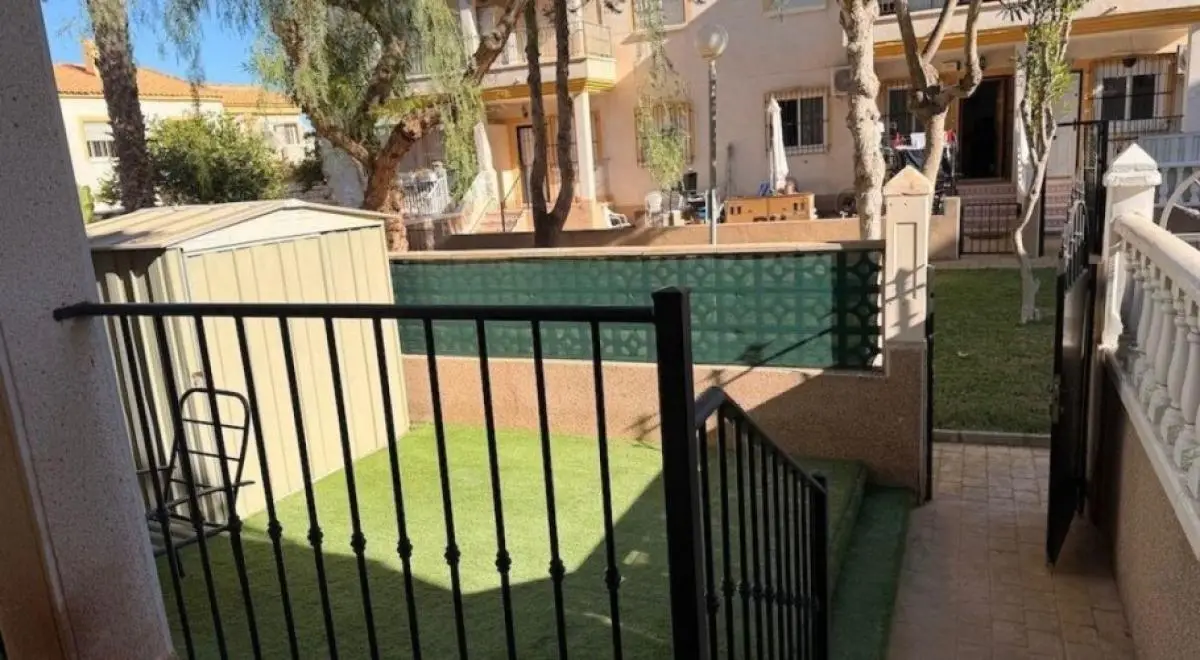 Property in Spain, Bungalow close to the golf in Villamartin, Costa Blanca, Spain — 2/10