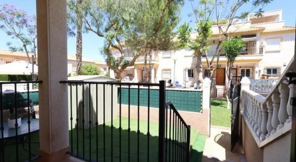 Property in Spain, Bungalow close to the golf in Villamartin, Costa Blanca, Spain — 3/10