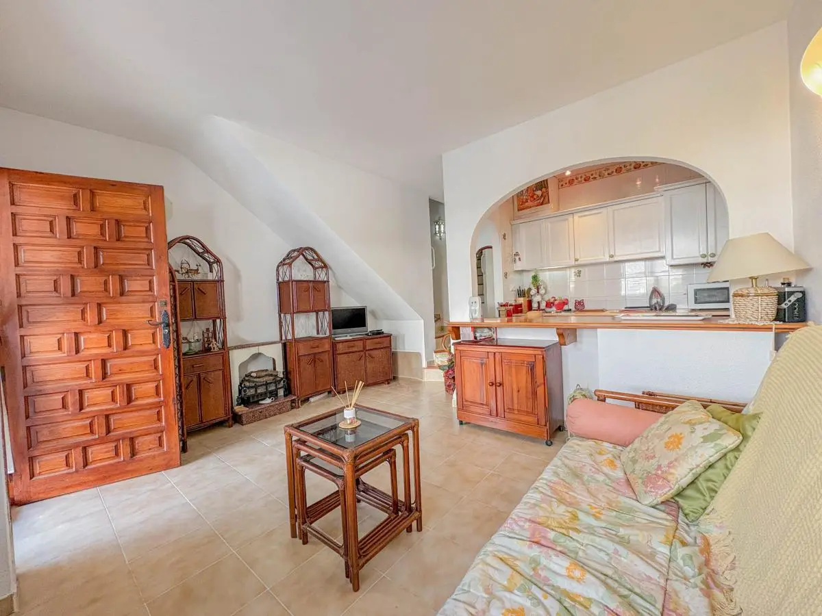 Charming two-storey townhouse for sale in Los Balcones, Torrevieja — 3/10