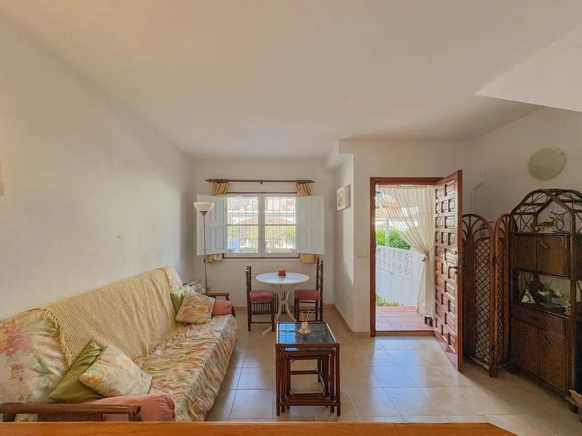 Charming two-storey townhouse for sale in Los Balcones, Torrevieja — 6/10