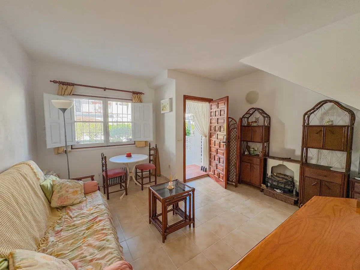 Charming two-storey townhouse for sale in Los Balcones, Torrevieja — 5/10