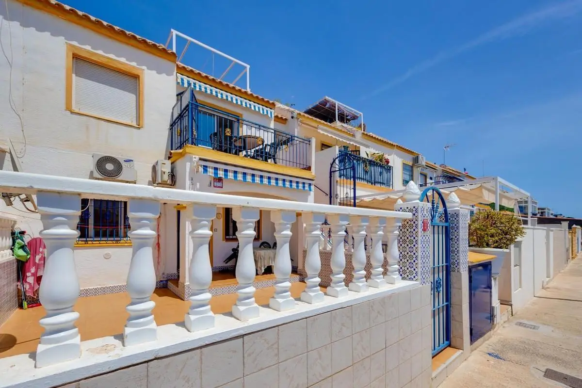 2 Bedroom Bungalow For Sale In Torrevieja — 2/10
