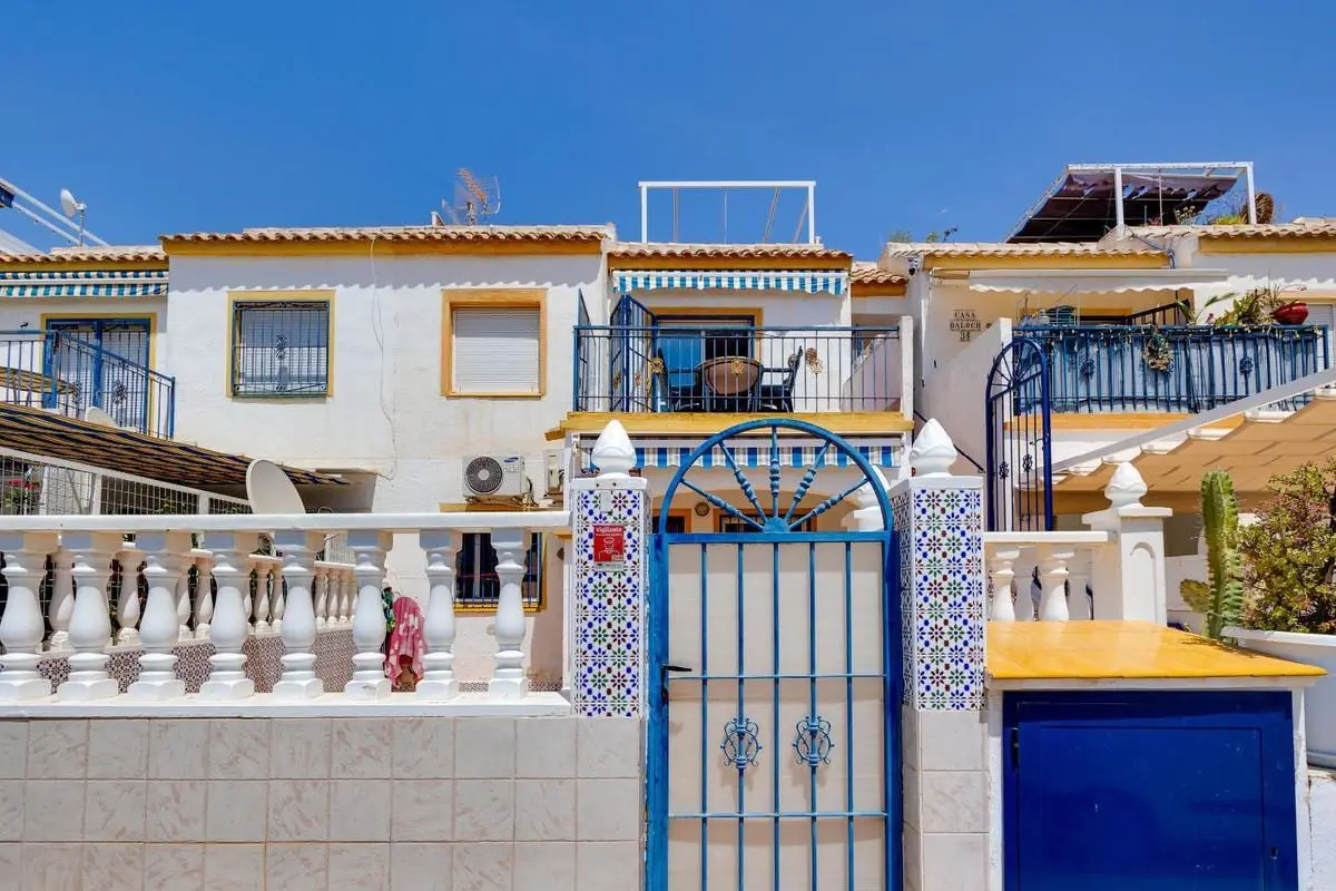 2 Bedroom Bungalow For Sale In Torrevieja — Torrevieja, Alicante, Spain, costa-blanca, Испания