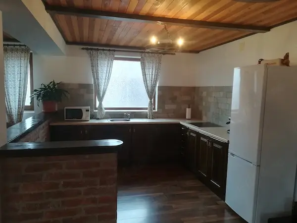 Vând casa( afacere) în Belis — 6/8