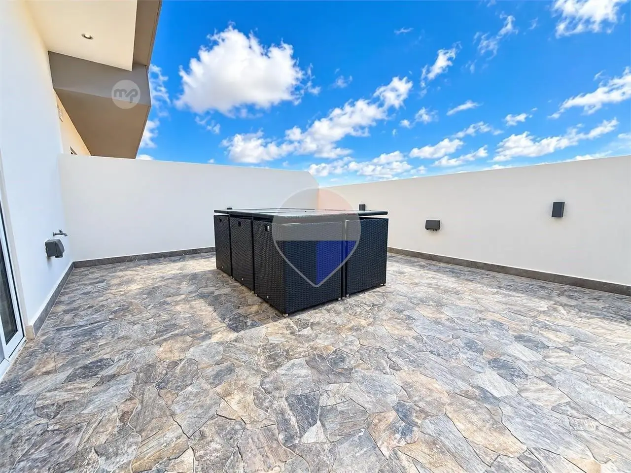 SANTA VENERA - 3 BEDROOM PENTHOUSE - €530 000 — Santa Venera, Malta, Malta