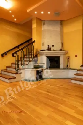House with guest house in the Old Town, Veliko Tarnovo — 6/10