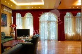 House with guest house in the Old Town, Veliko Tarnovo — 7/10