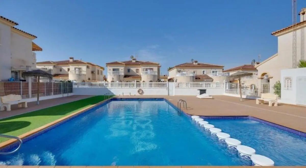 Property in Spain, Chalet in Torrevieja, Costa Blanca, Spain — 4/10