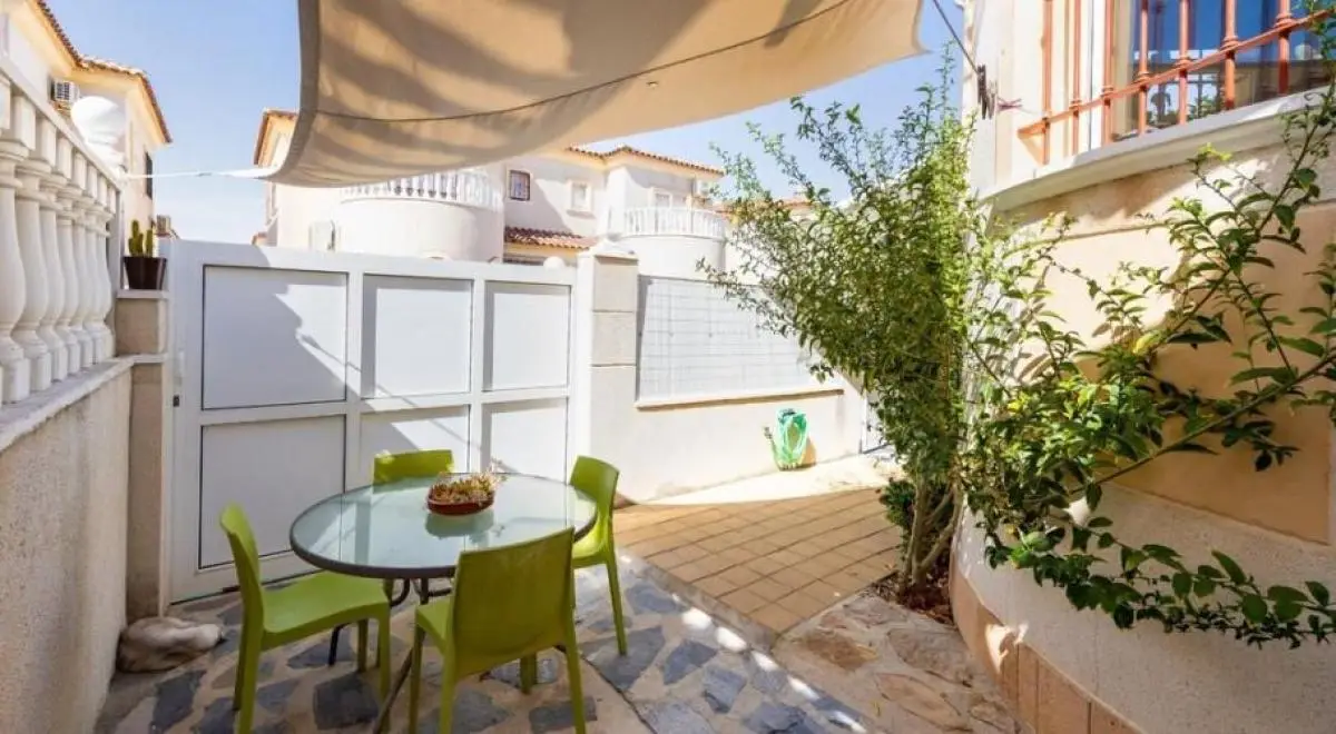 Property in Spain, Chalet in Torrevieja, Costa Blanca, Spain — 10/10