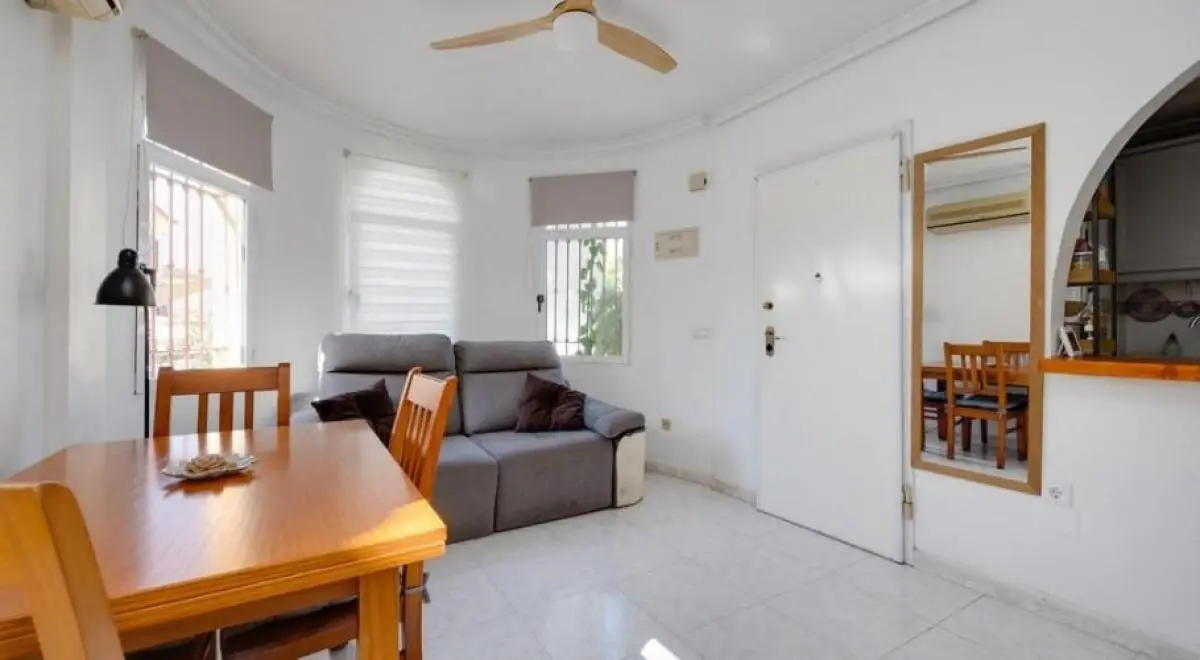 Property in Spain, Chalet in Torrevieja, Costa Blanca, Spain — 3/10