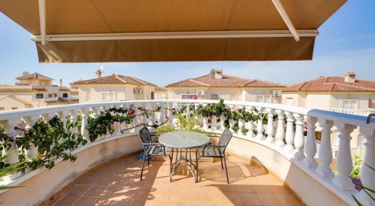 Property in Spain, Chalet in Torrevieja, Costa Blanca, Spain — 7/10