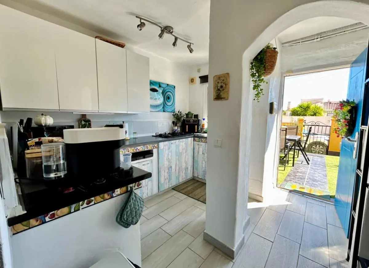 3 Bedroom Town House For Sale In Torrevieja — 6/10