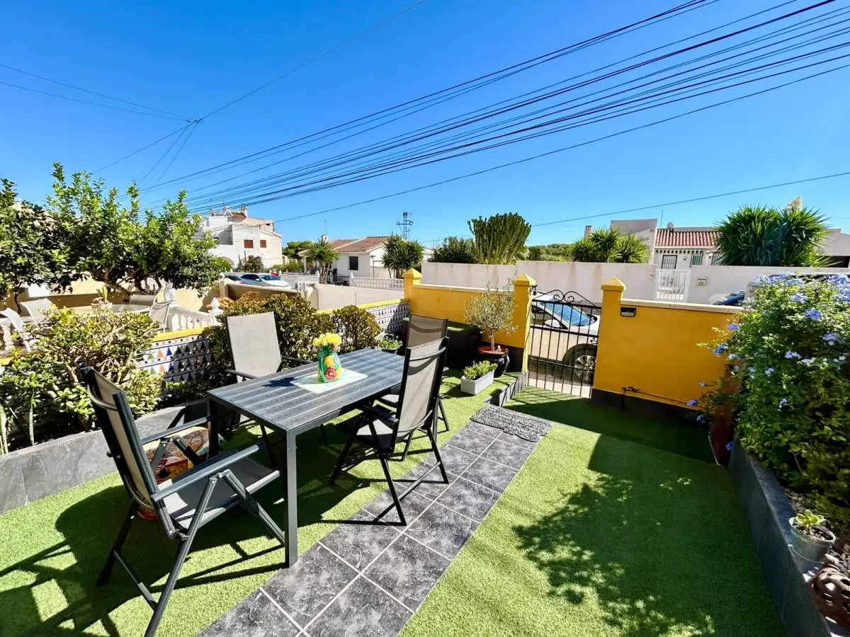 3 Bedroom Town House For Sale In Torrevieja — 4/10