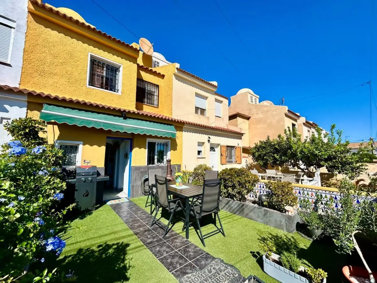 3 Bedroom Town House For Sale In Torrevieja — 2/10