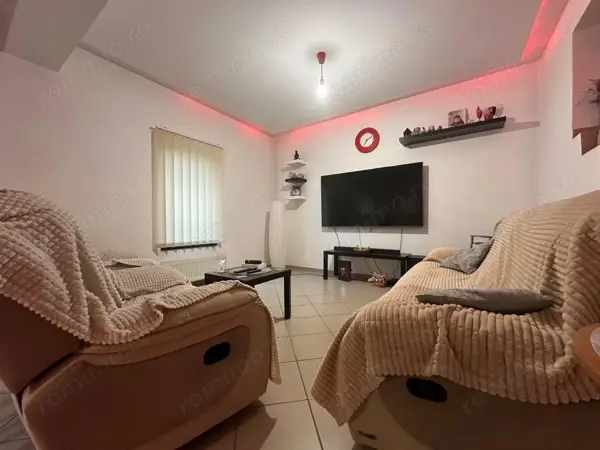 Casă individuală P+1E, construită în 2013–zonă liniștită, exclusiv de case — 2/10