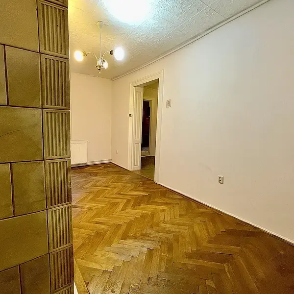Căsuță cochetă ultracentrală   trăiește la 3 min de Calea Victoriei — 2/9