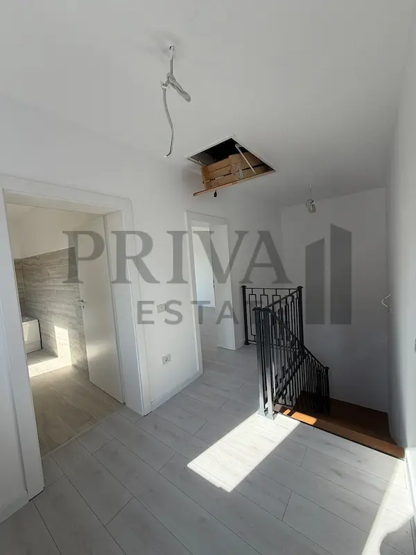 Duplex modern 115 mp utili, 4 camere, dormitor parter. Chisoda — 8/10