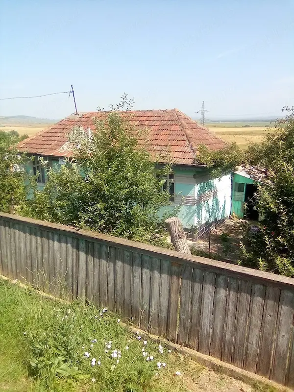 Vând casă — 2/5