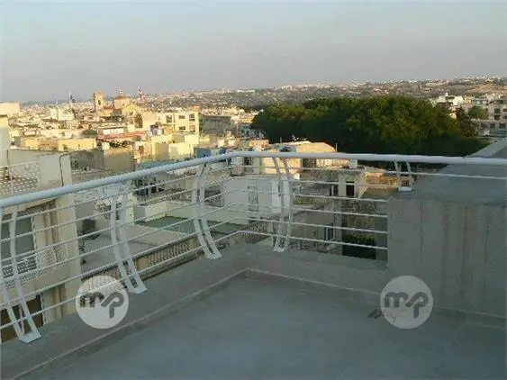 ATTARD 3 BEDROOM PENTHOUSE-WITH VERY GOOD IMPORTED FURNITURE & KITCHEN — 2/8