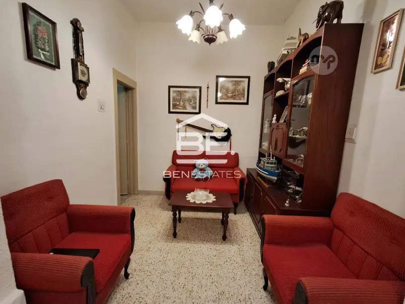 1st floor Solitary Maisonette + full roof & airspace (3bedrooms, 1 bathroom) — 3/9