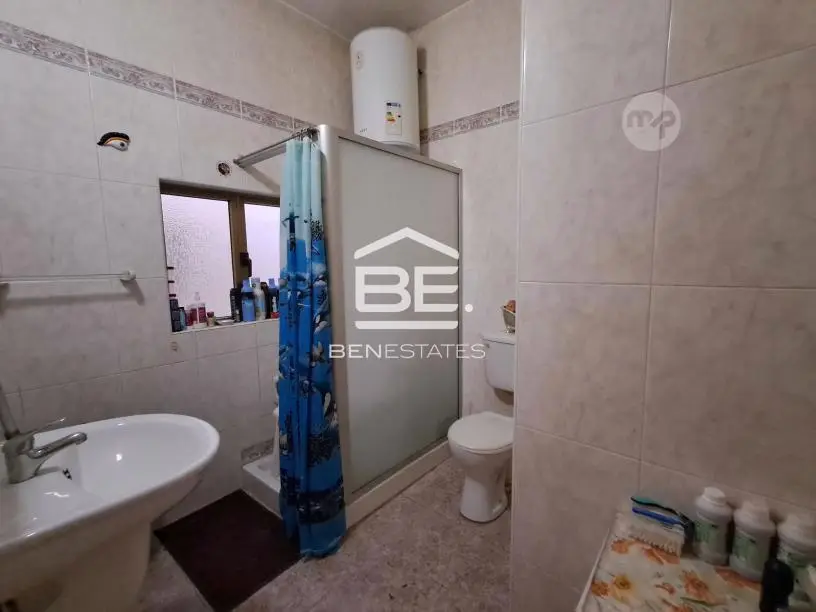 1st floor Solitary Maisonette + full roof & airspace (3bedrooms, 1 bathroom) — 7/9