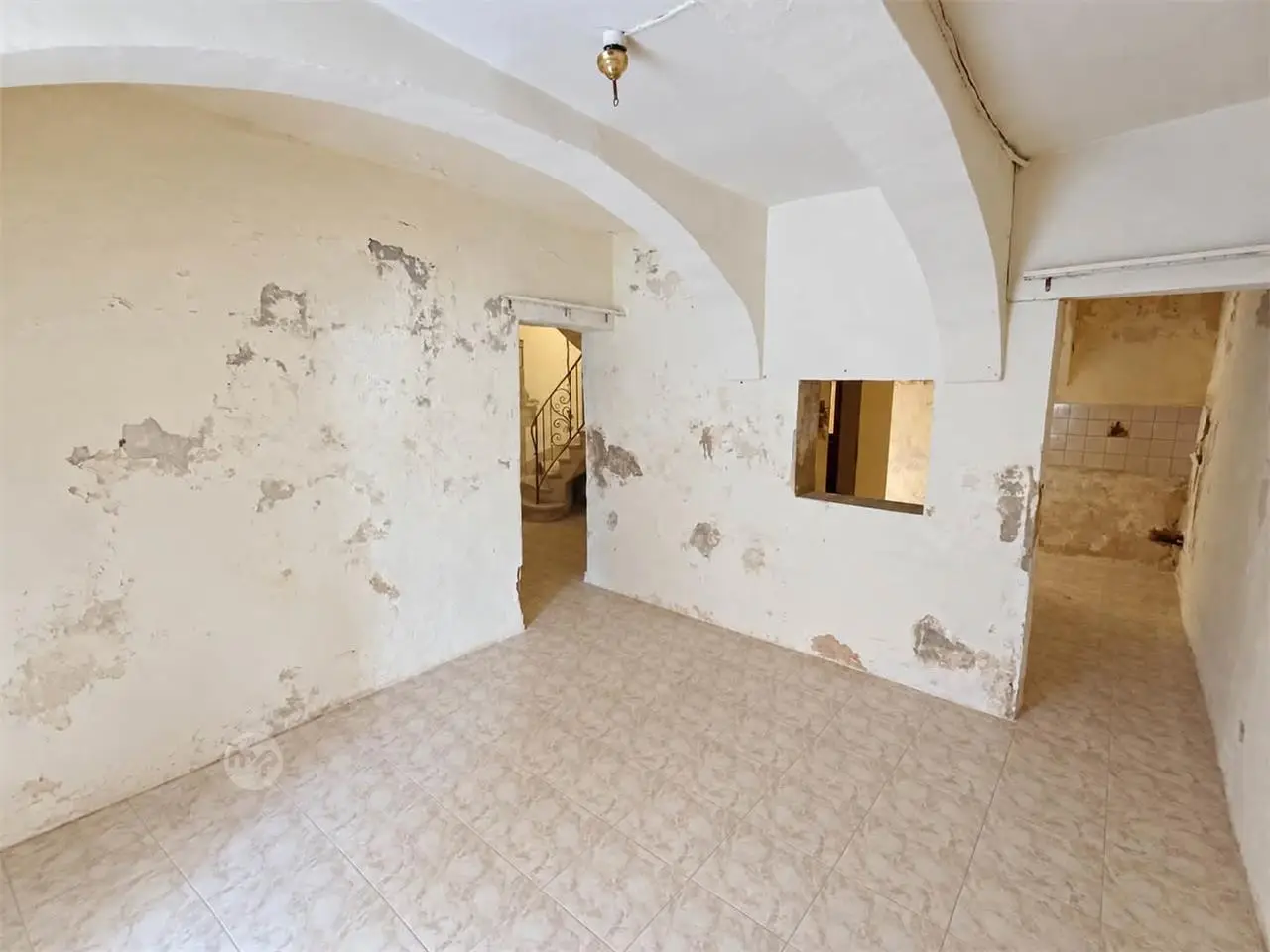 MOSTA – UNCONVERTED TOWNHOUSE WITH PERMITS IN HAND — Mosta, Malta, Мальта