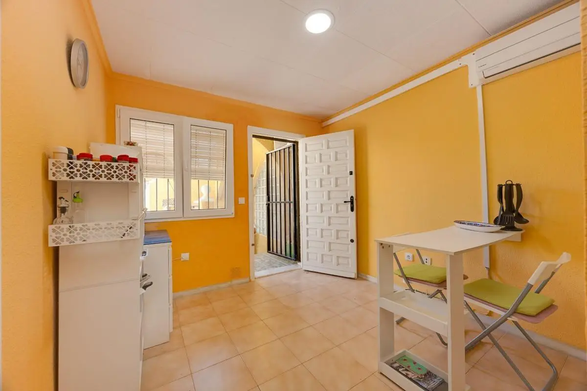 2 Bedroom Town House For Sale In San Fulgencio — 8/10
