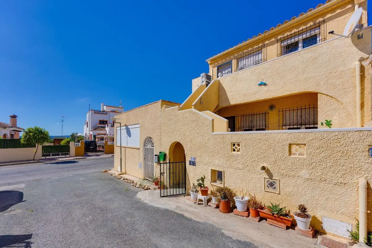 2 Bedroom Town House For Sale In San Fulgencio — 2/10