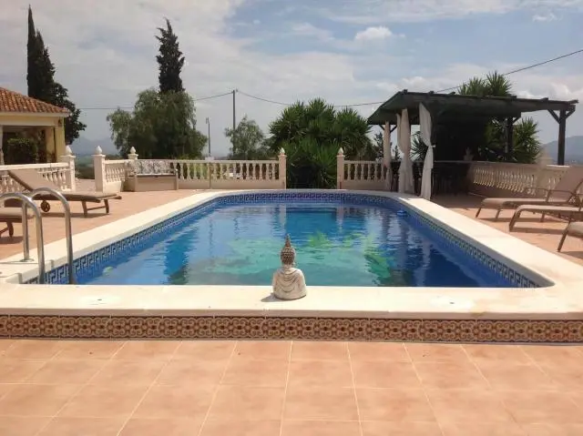 Large Country House/Finca — 2/4