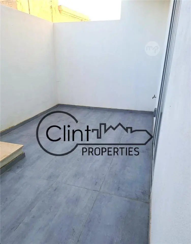 BORMLA (COSPICUA) ALREADY BUILT TWO DOUBLE BEDROOM MAISONETTE (SOLD FINISHED EXCL DOORS & BATHS) — 3/8