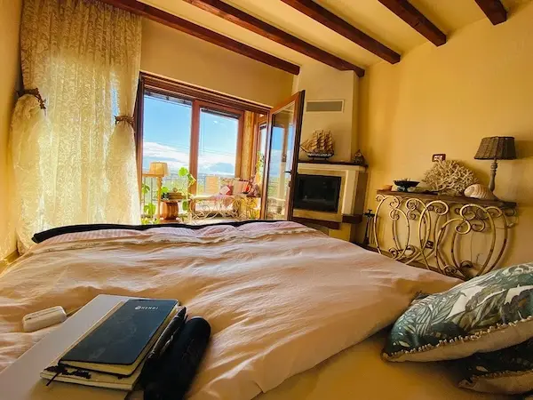 Casa de vanzare , cu spati mari frumos amenajate ! — 6/10