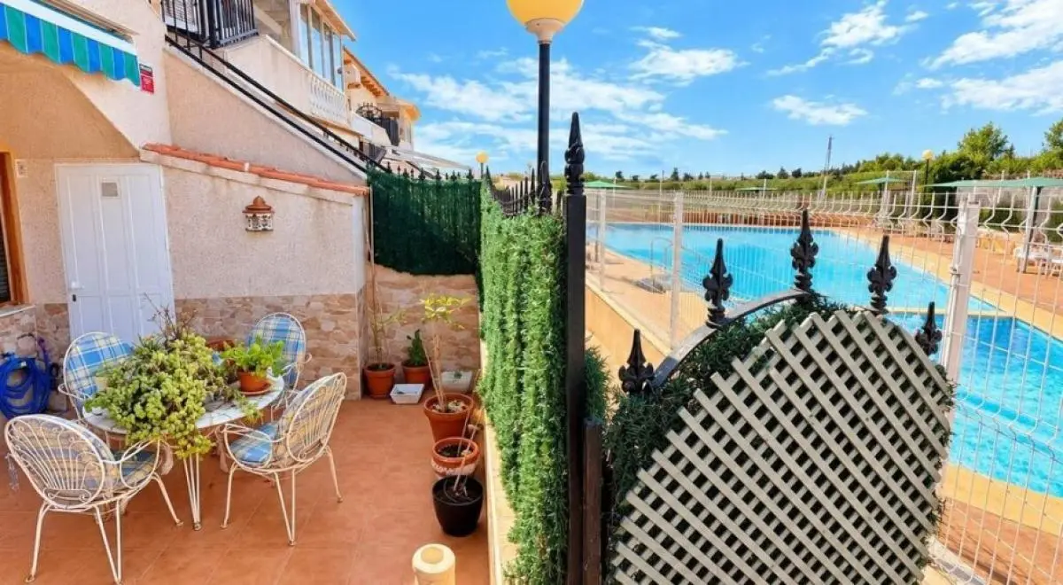 Property in Spain, Bungalow in Guardamar del Segura, Costa Blanca, Spain — 2/10