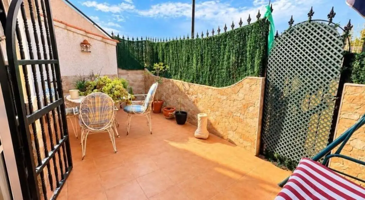Property in Spain, Bungalow in Guardamar del Segura, Costa Blanca, Spain — 3/10