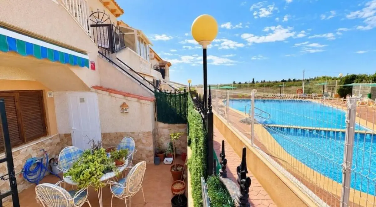 Property in Spain, Bungalow in Guardamar del Segura, Costa Blanca, Spain — Guardamar de la Segura, Alicante, Spain, costa-blanca, Ισπανία