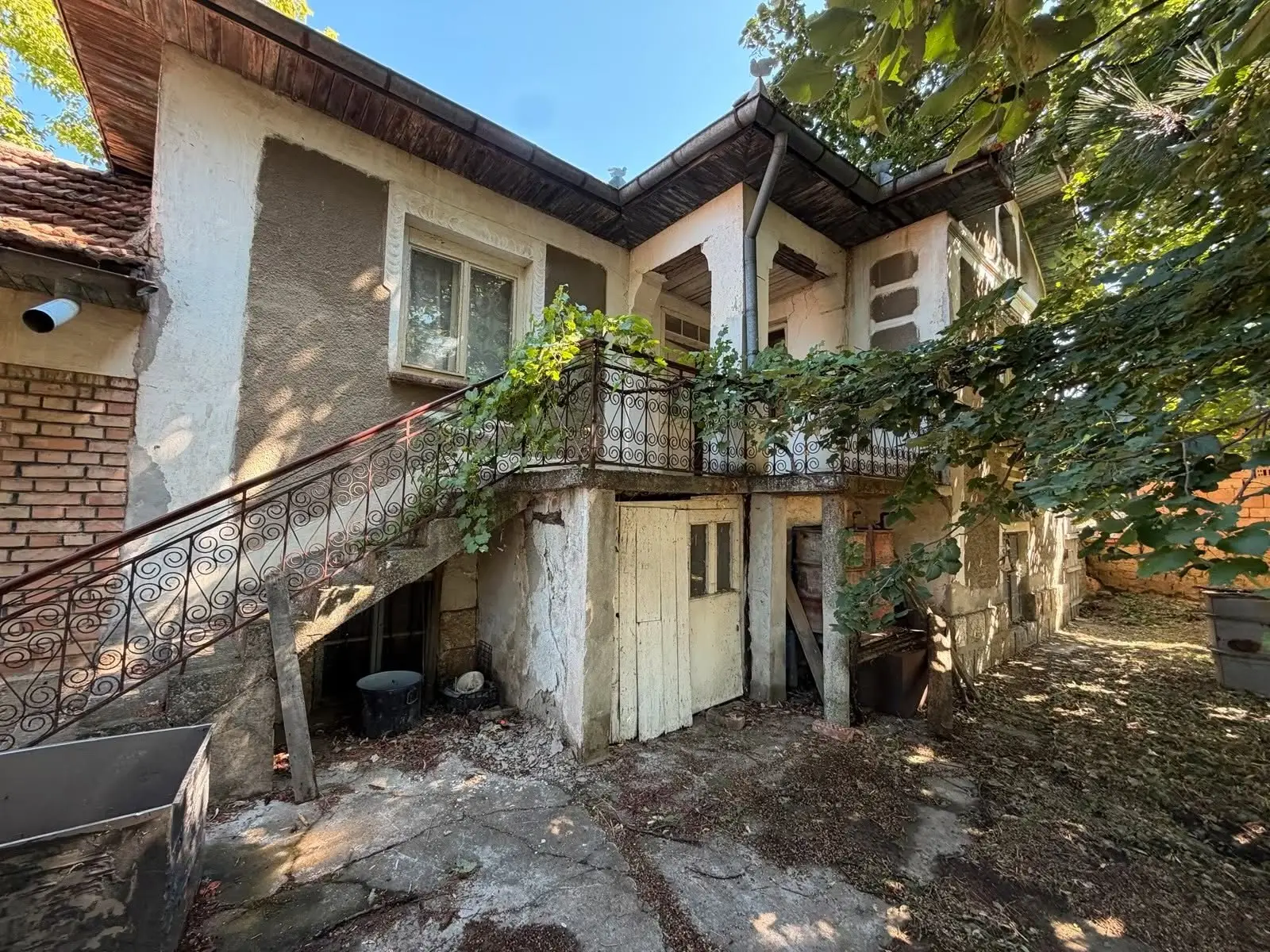 Character country house with 4,000 m² plot for sale in Vabel — 2/9
