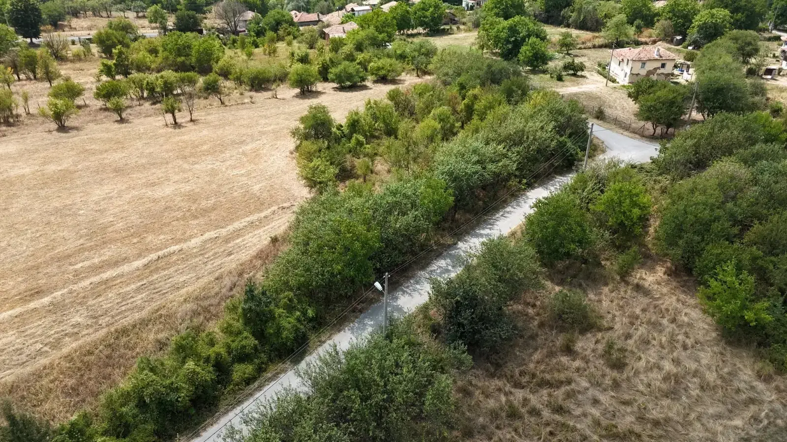 Two adjacent plots of land in the beautiful village of Orach — 2/4