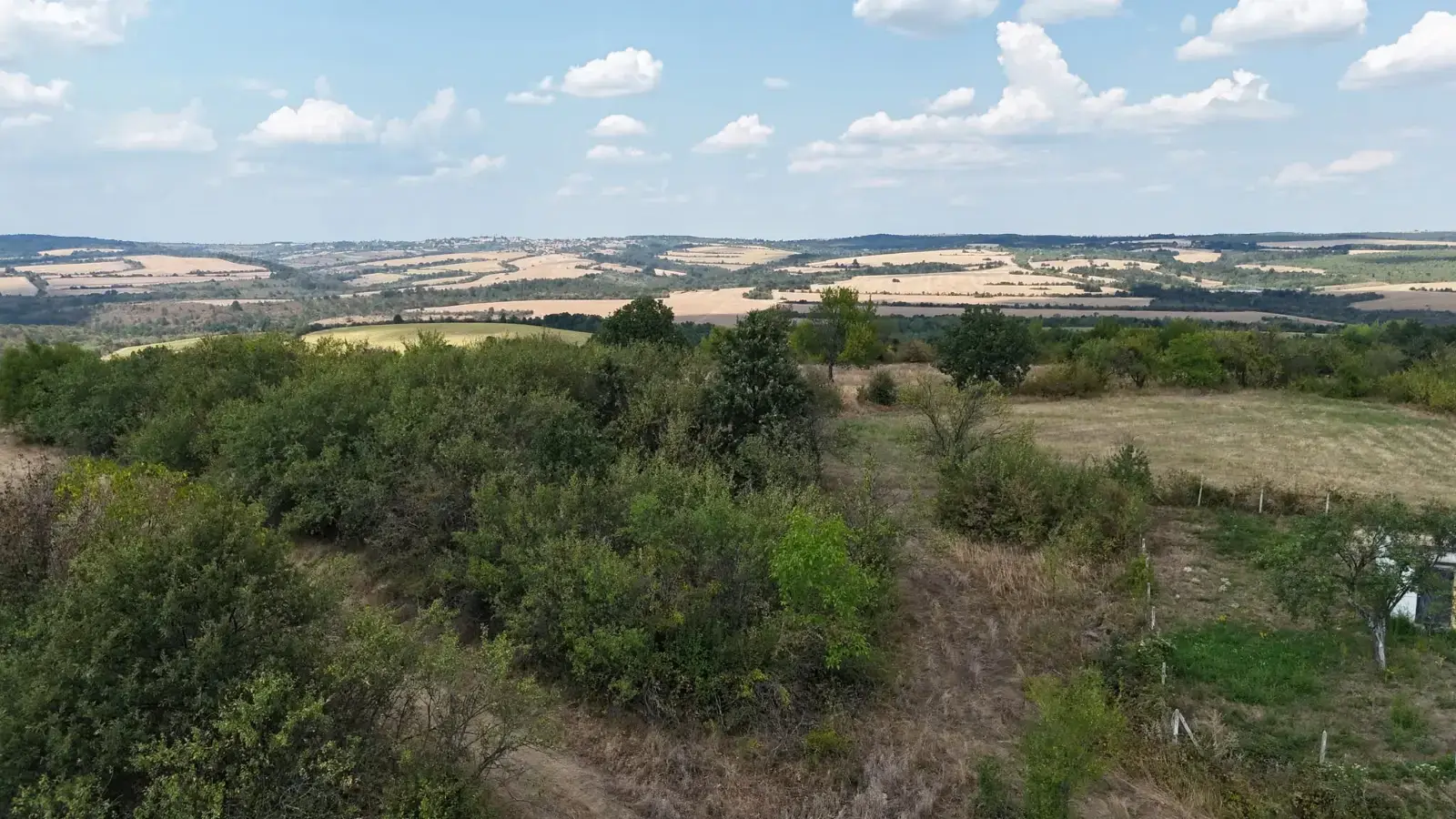 Two adjacent plots of land in the beautiful village of Orach — 3/4