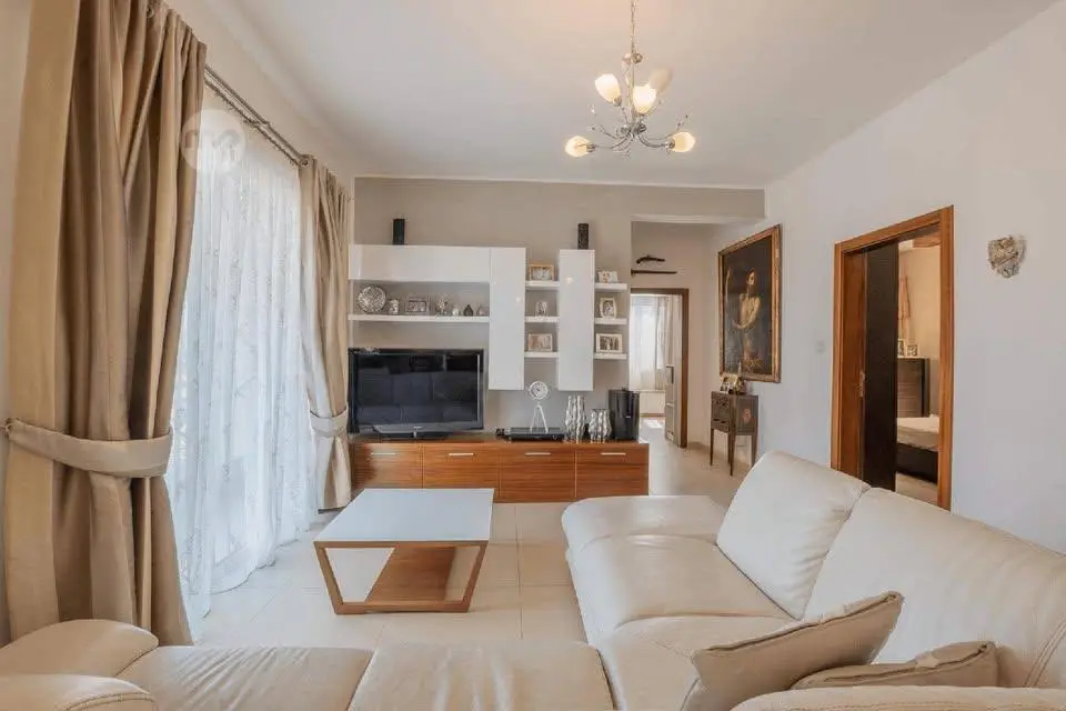 Sliema Modern Apartment — 3/5